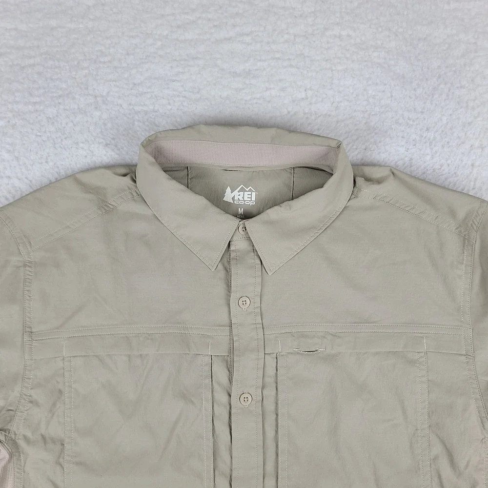 REI Coop Shirt Mens Medium Stone Beige Outdoor Vented Button Up Short Sleeve